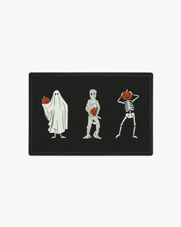 halloween-guests-A-RC-HO021-DM23_3fe5eb60-4299-46ce-8755-81f022beaa94