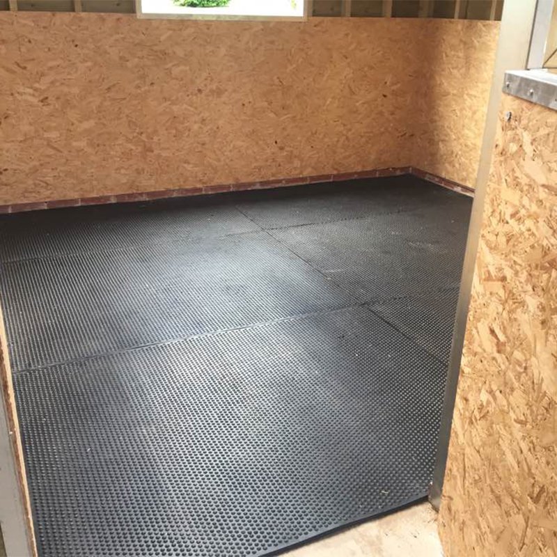 Rubber Stable Mats (6ft x 4 ft) Bubble Top - Image 3